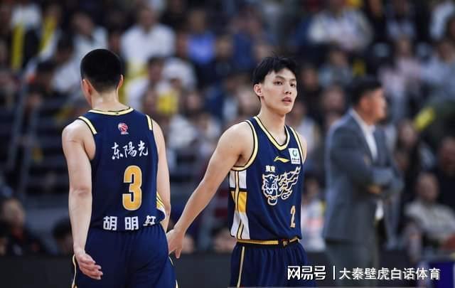 星空体育官方网站-胡明轩大爆发！广东4连胜登顶，北京队重返前4，最新排名一夜变天